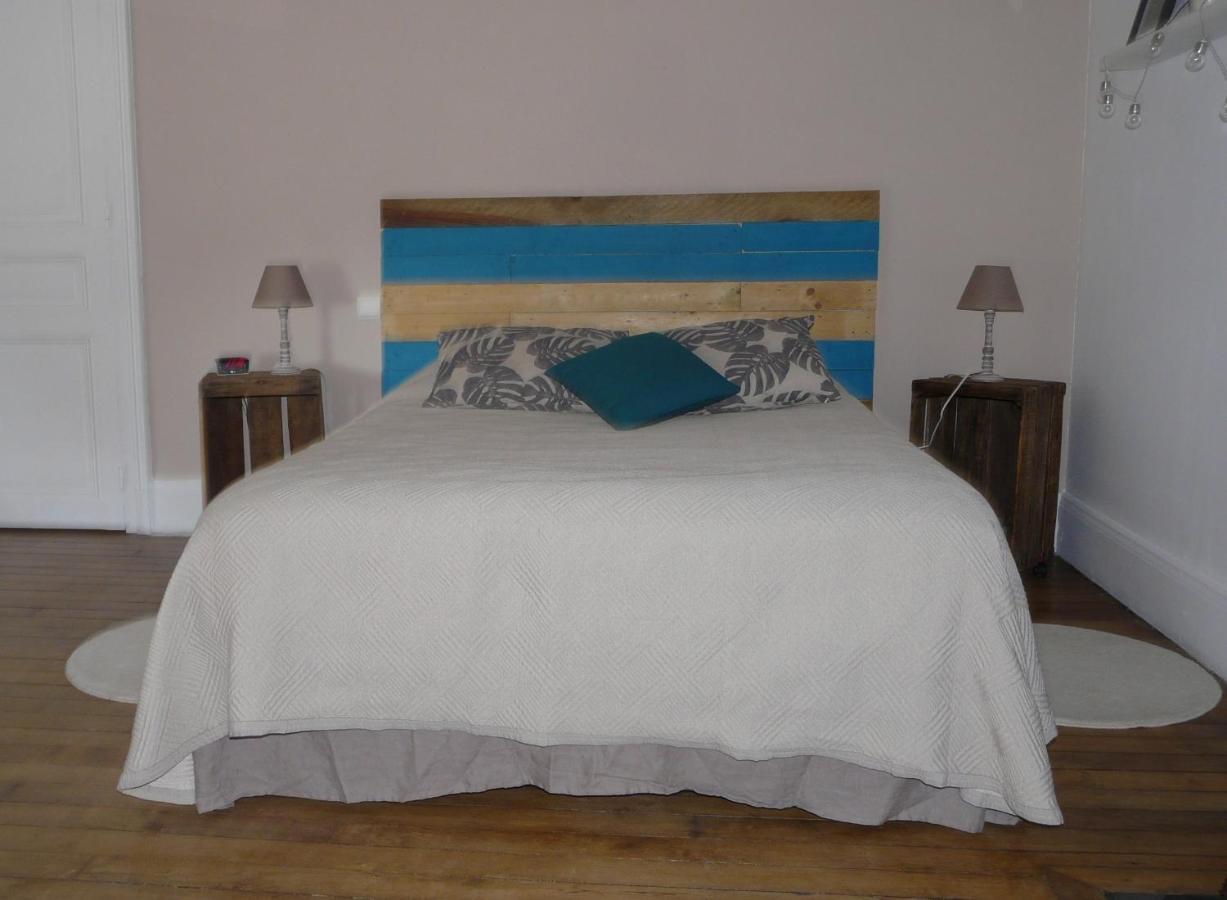 La Pie Grieche Bed & Breakfast Lucquy Bagian luar foto